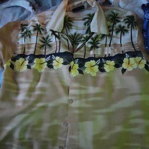 Mens Medium Hawaiian Shirt
